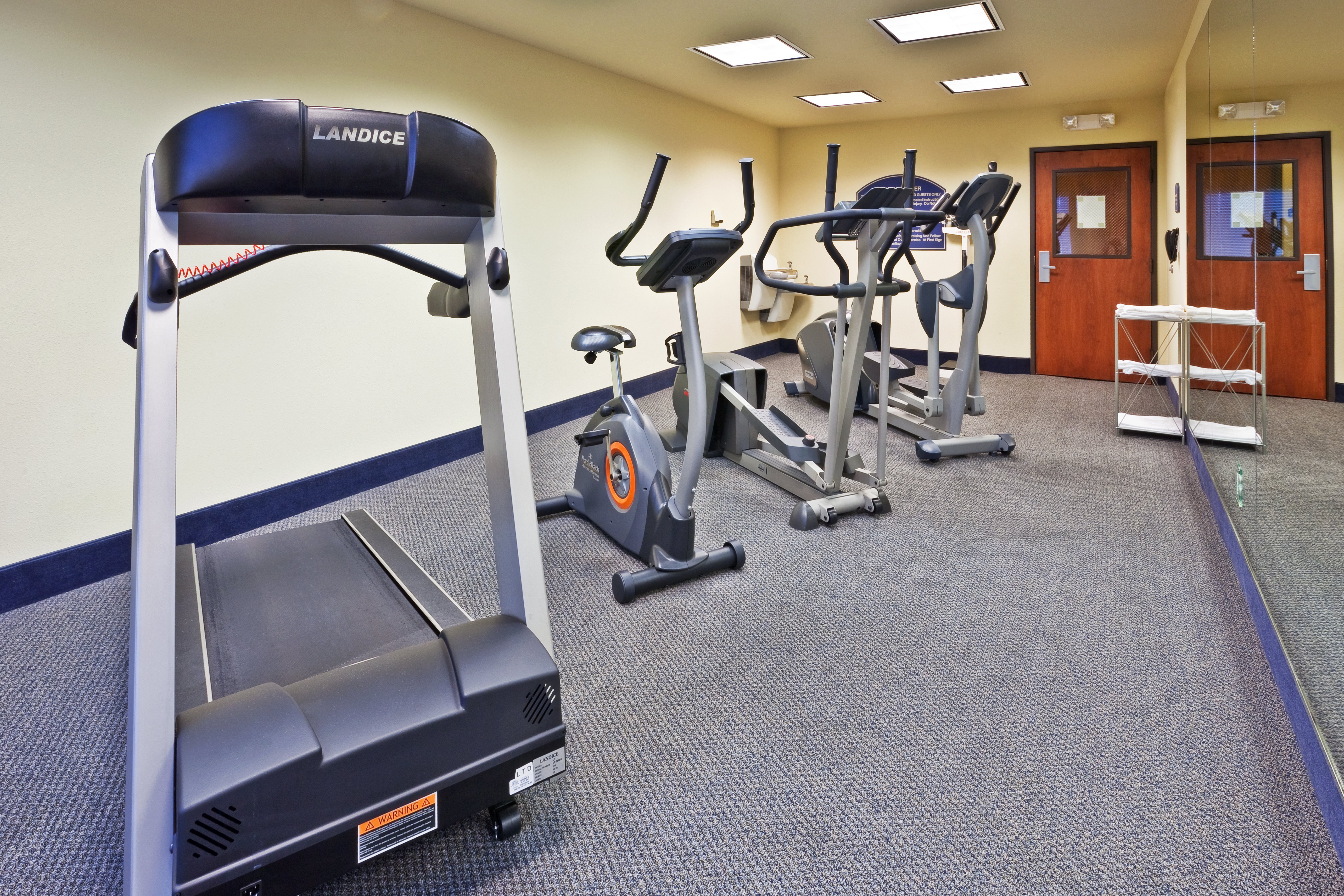 Holiday Inn Express Hotel Suites Paragould 43/60