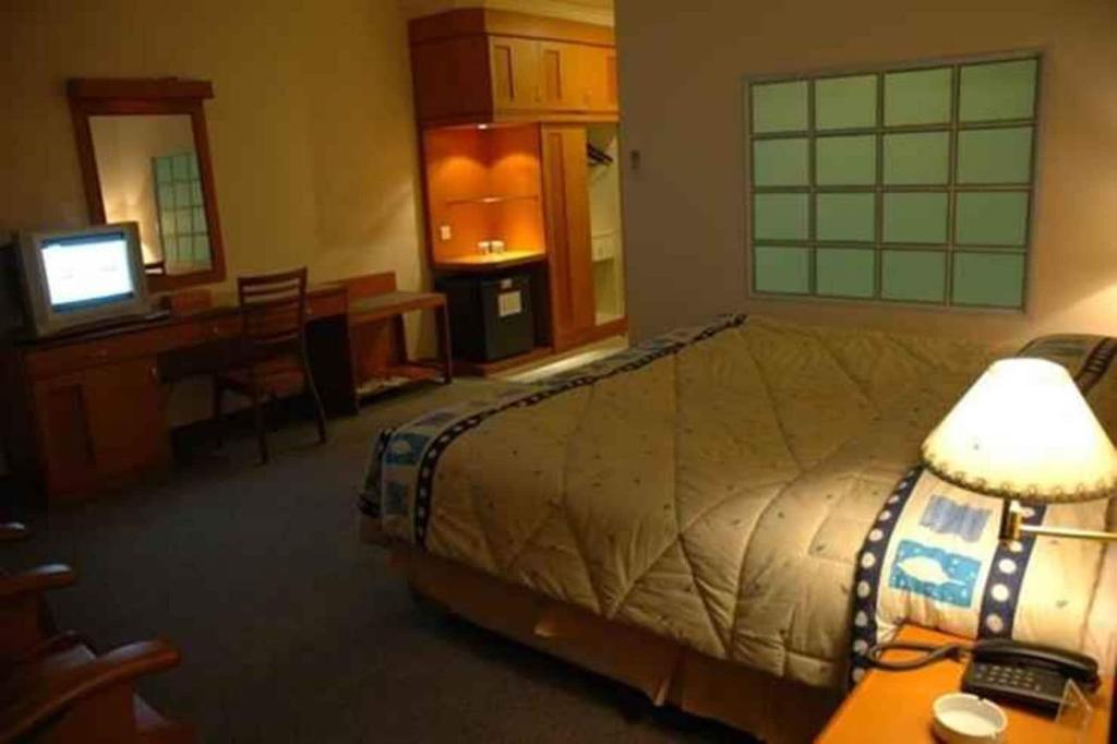 OYO 1178 Plaza Hotel Tanjung Pinang 27/50