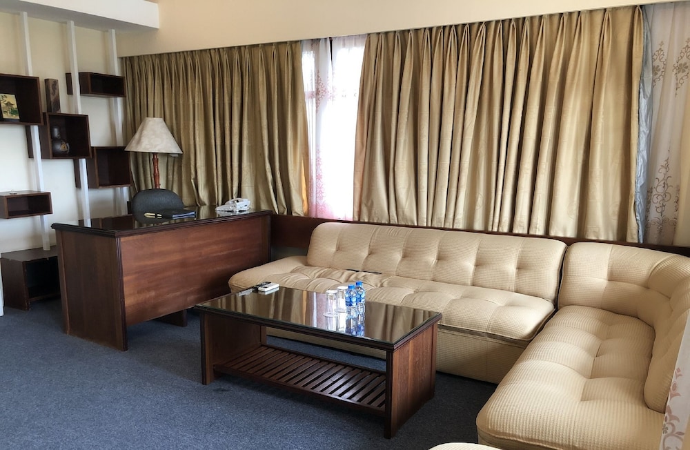 Rex Hotel 43/66
