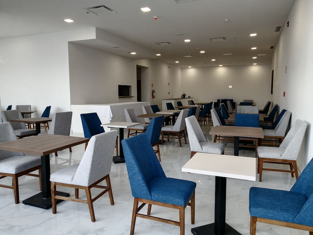 Wyndham Puebla Angelopolis 36/46