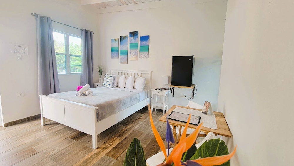 Deluxe, Queen Bed, Balcony