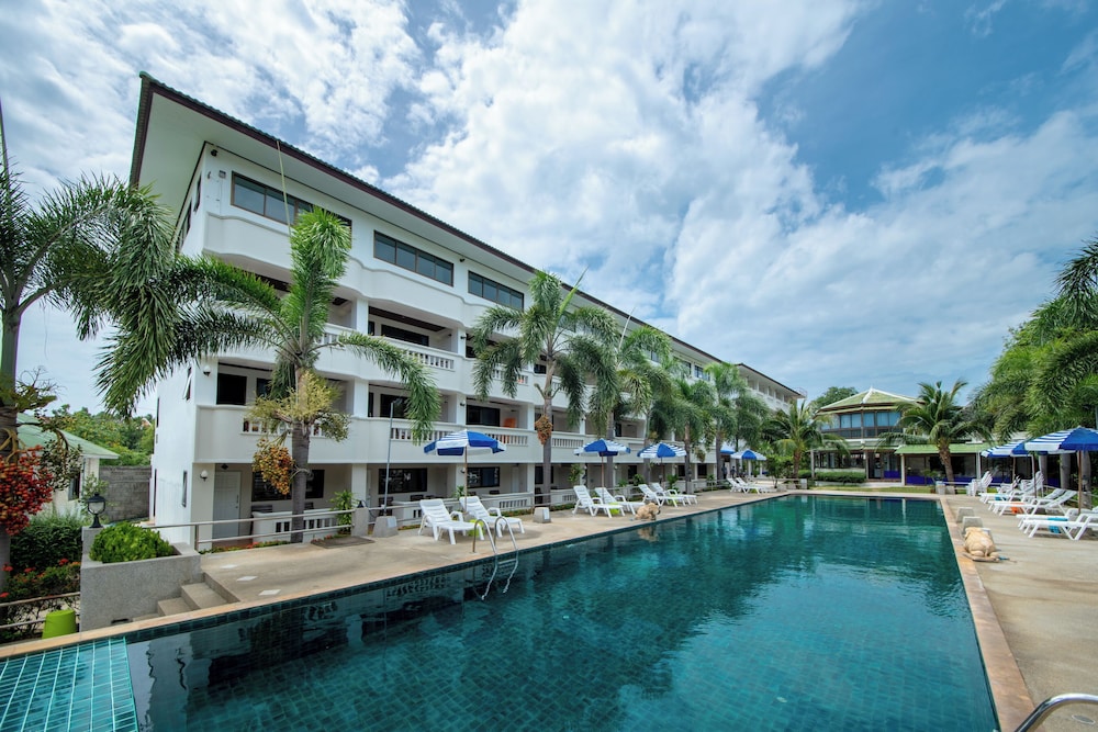 Bay Beach Resort 4/50
