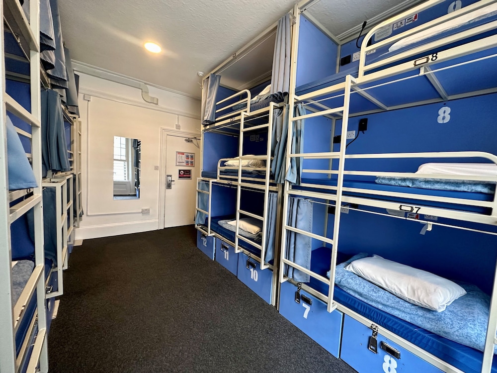 Mixed Dorm, 12 Beds