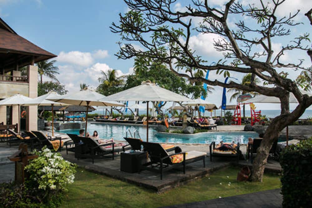 Grand Balisani Suites Hotel 62/71