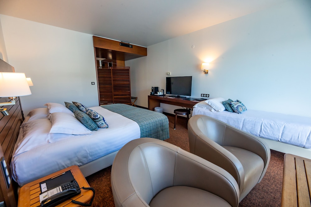HOTEL LE GRAND PAVOIS 12/87