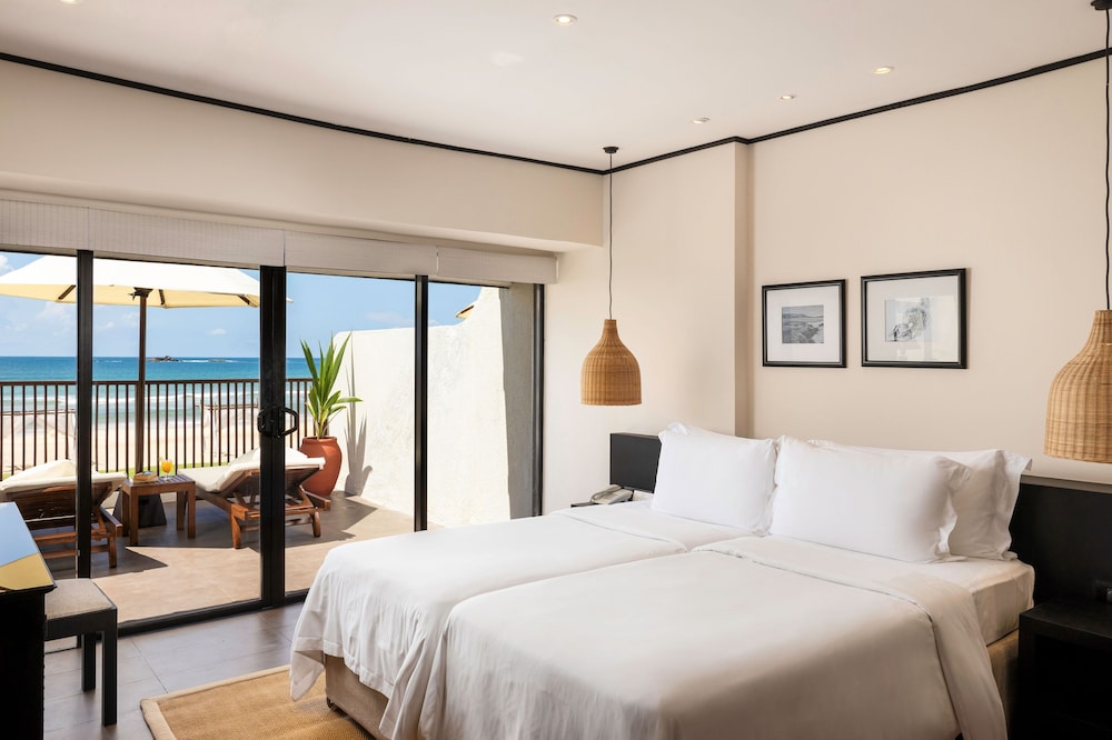 PREMIER BALCONY SEA VIEW