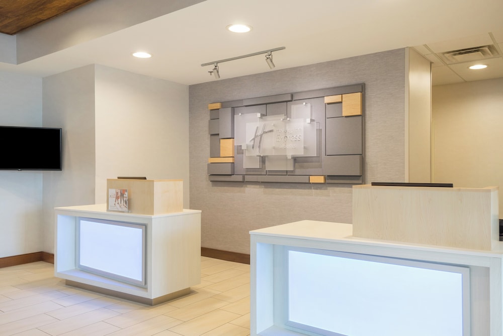 Holiday Inn Express Hotel Suites Frankfort 10/74