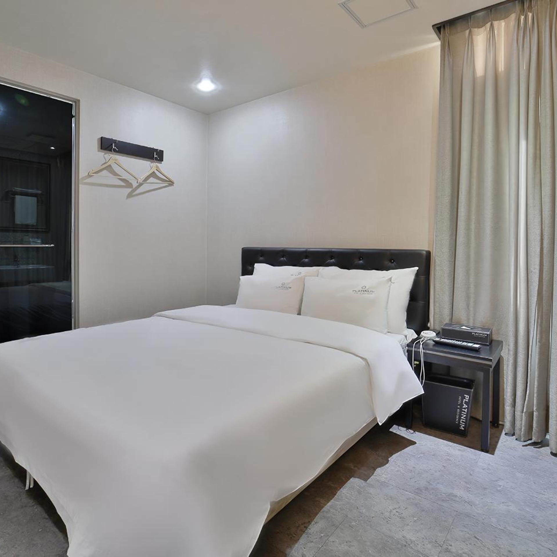 Standard, Double Bed