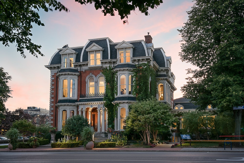 The Mansion On Delaware Ave 1/51