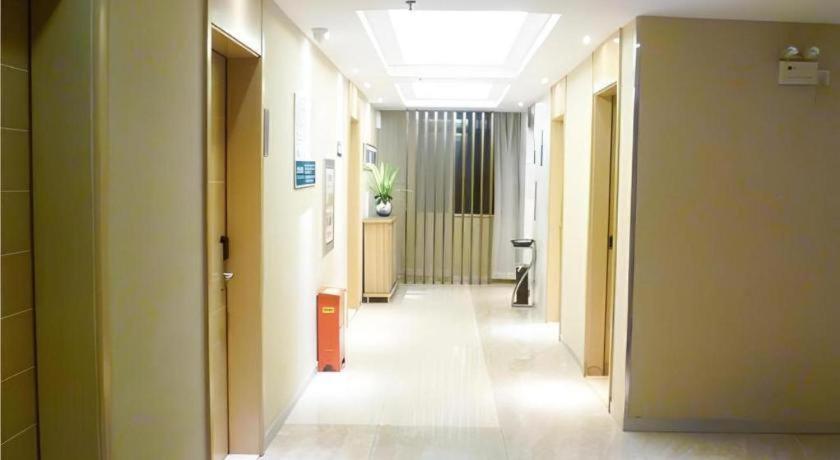 City Comfort Inn Jingmen Zhongxiang Chengtian Huafu 24/50