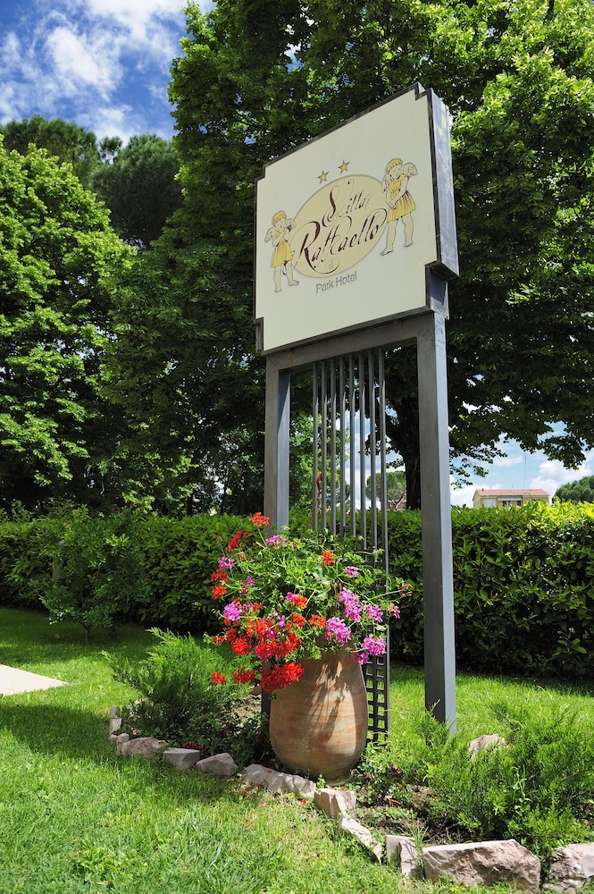 Villa Raffaello Park Hotel 51/60
