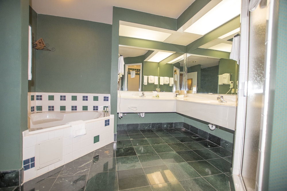 Presidential, Suite, King Bed, Partial Lake View