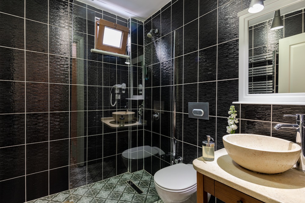 Agora Guesthouse & Hostel 69/70