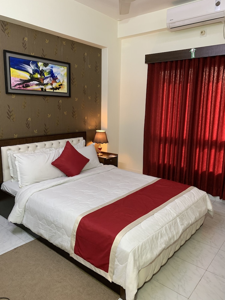 Hotel Grand Circle Inn 23/60