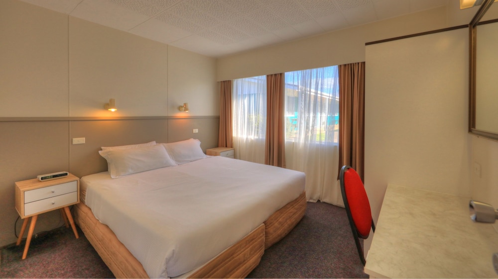 Aloha Apartments 23/61