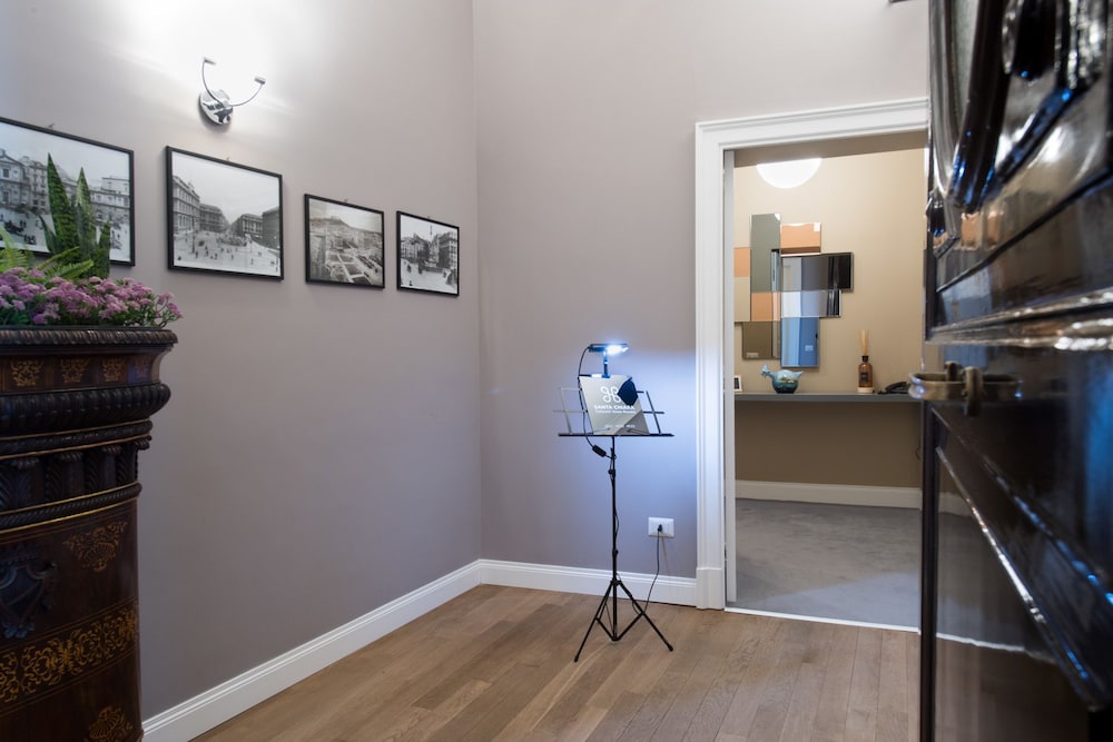 SANTA CHIARA BOUTIQUE HOTEL 40/73