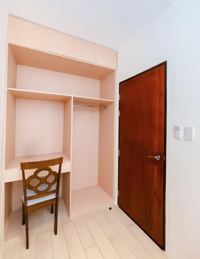 Dumaguete Royal Suite Inn 3/50