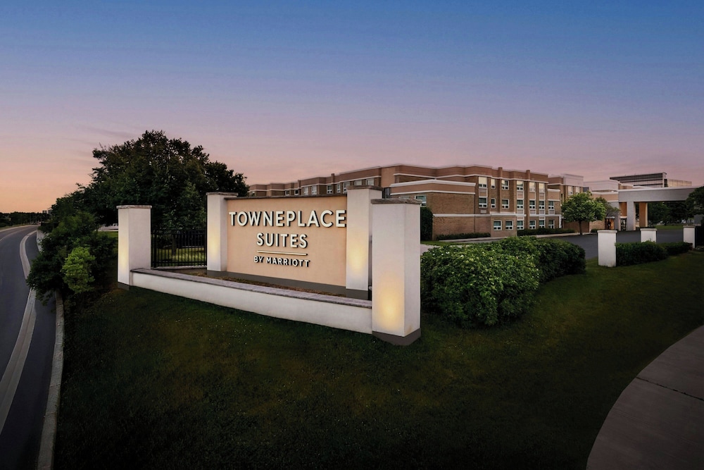 TownePlace Suites by Marriott Mississauga – Airport Corporate Centre in MISSISSAUGA
