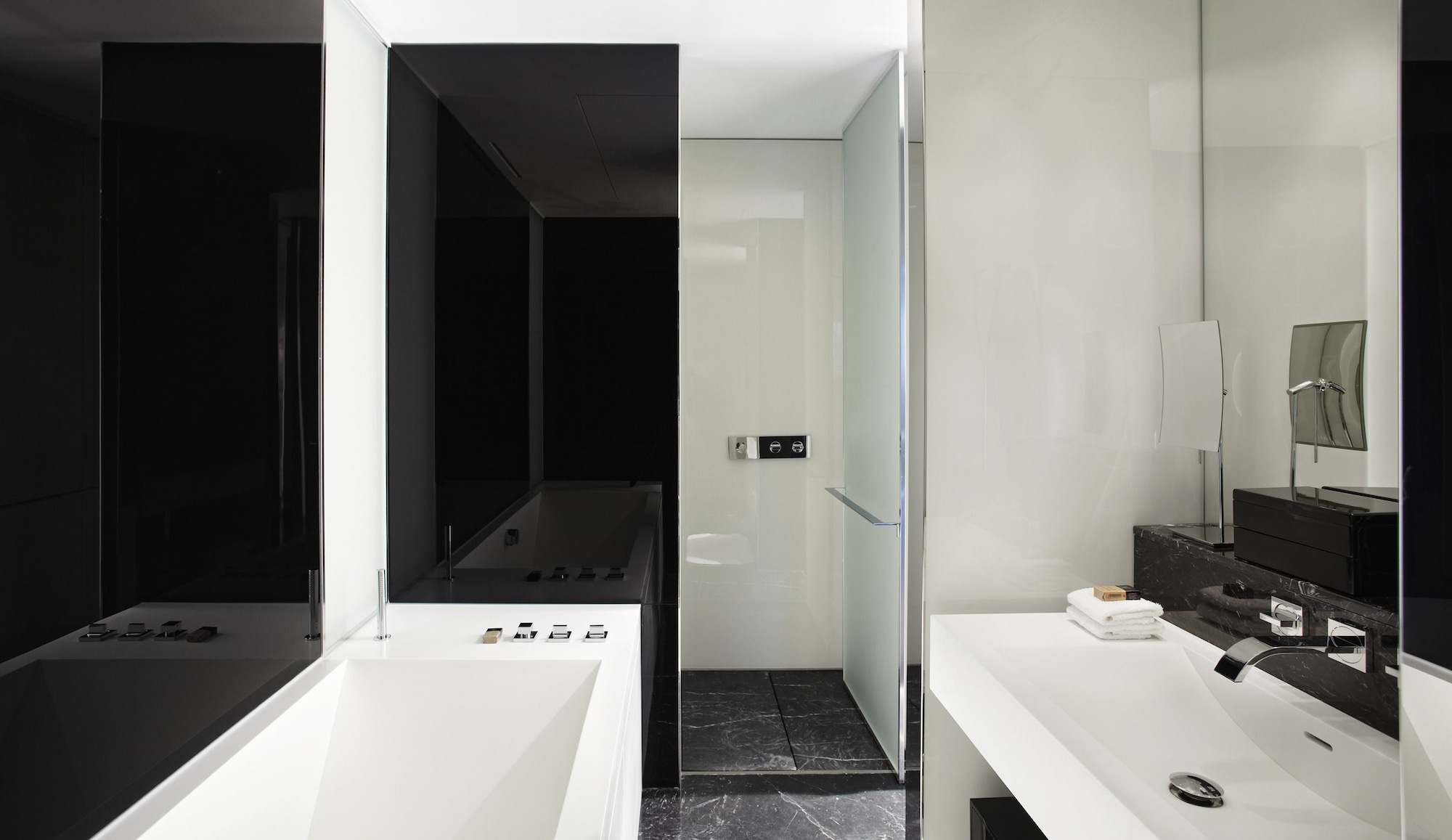 Extra Me, Junior Suite, King Bed، Me London Hotel 4/5