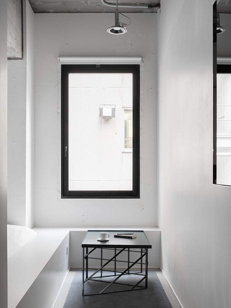 BnA WALL 50/50