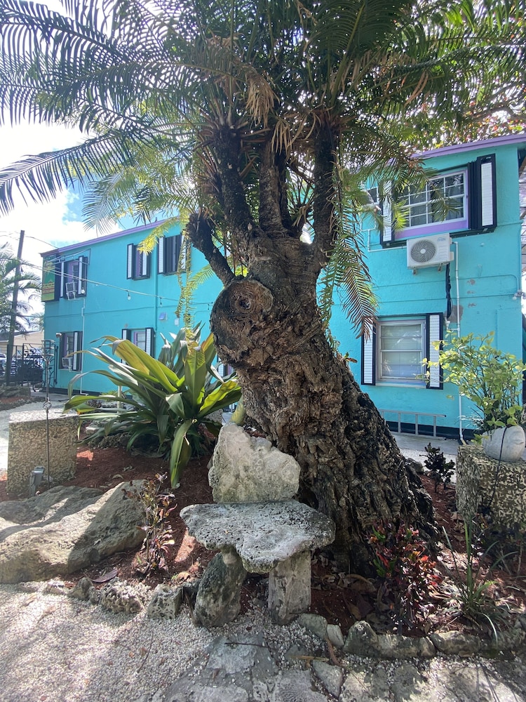 Hoosville Hostel 11/66