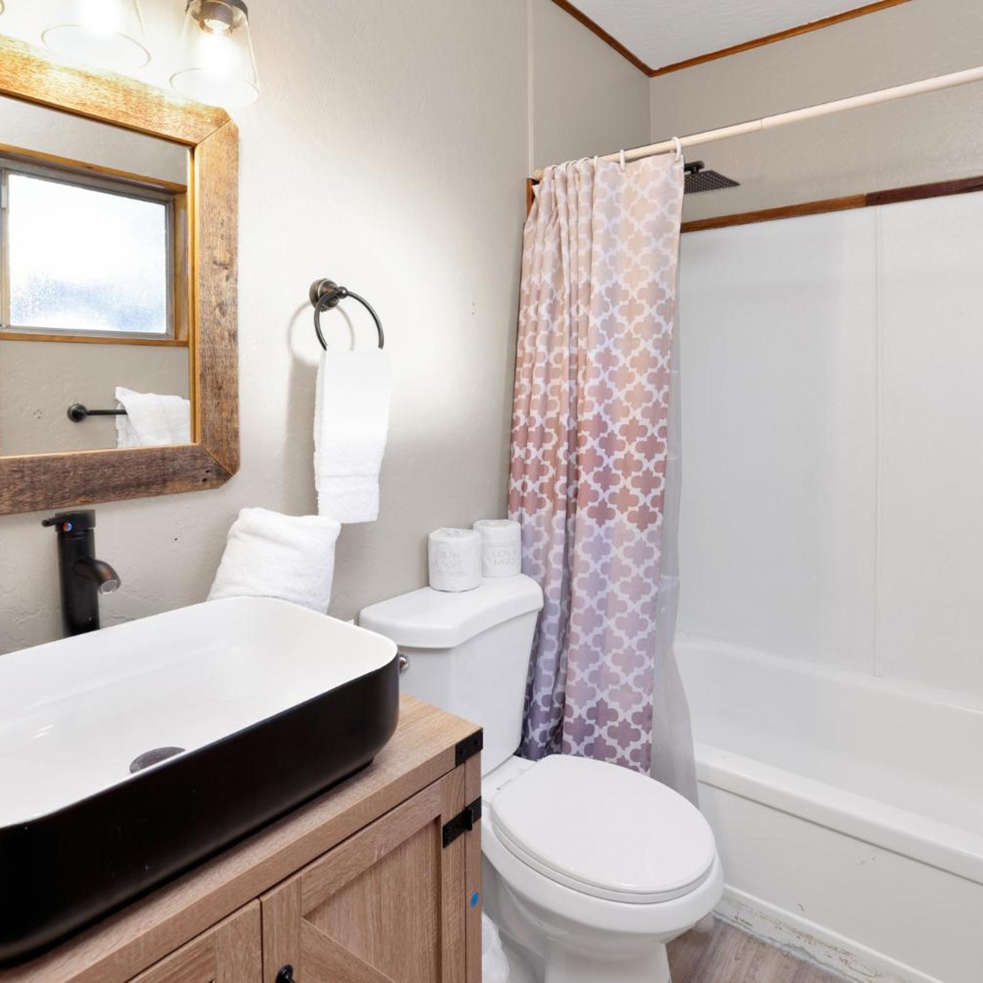 Lakefront Family Cabin by Big Bear Vacations 29/30
