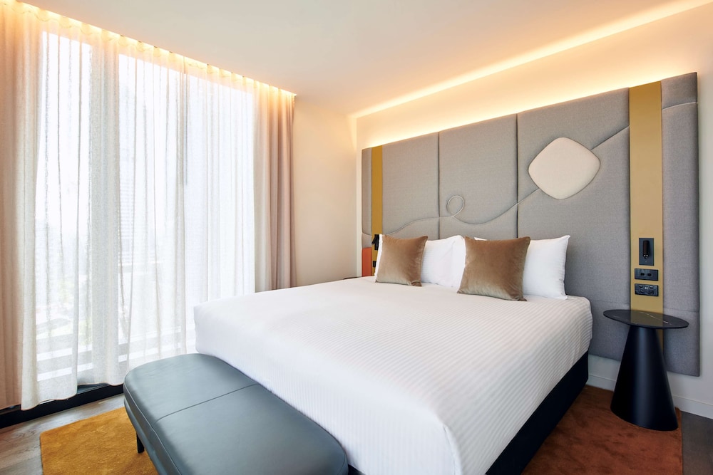 Quincy Hotel Melbourne 25/70
