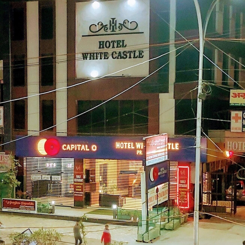 Fabhotel White Castle Sez 4/50