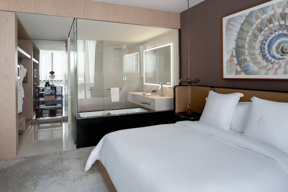 Four Seasons Hotel Dubai International Financial Centre 18/86