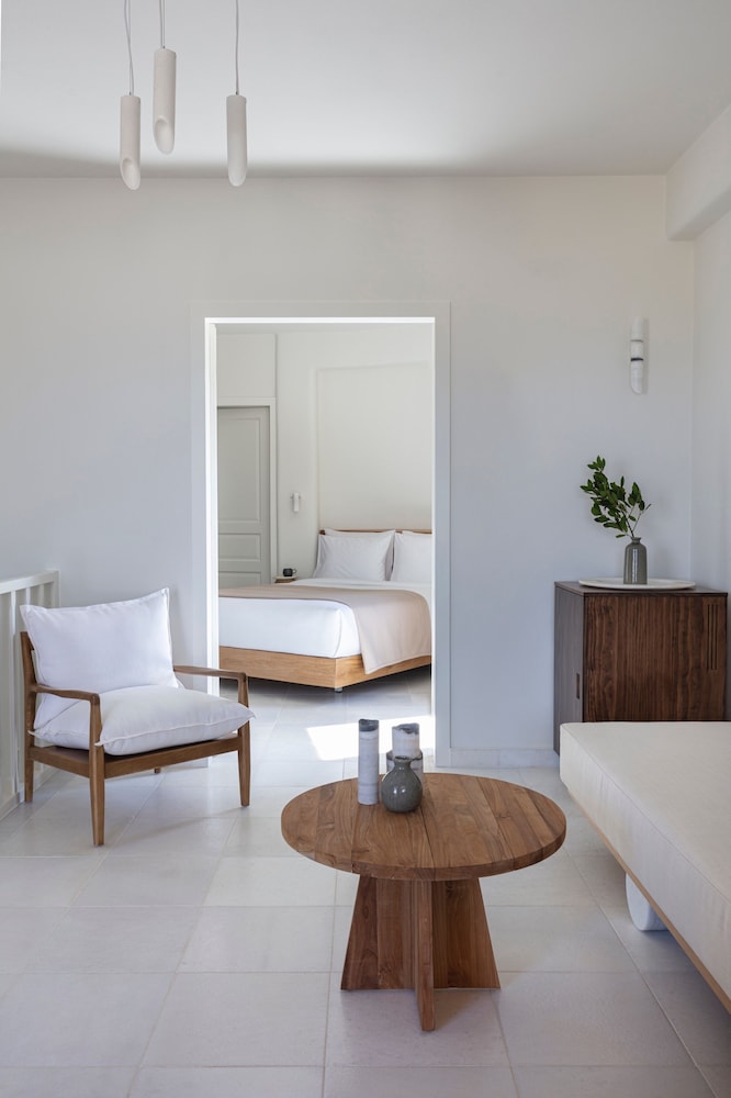 Ammothines Cycladic Suites 46/59