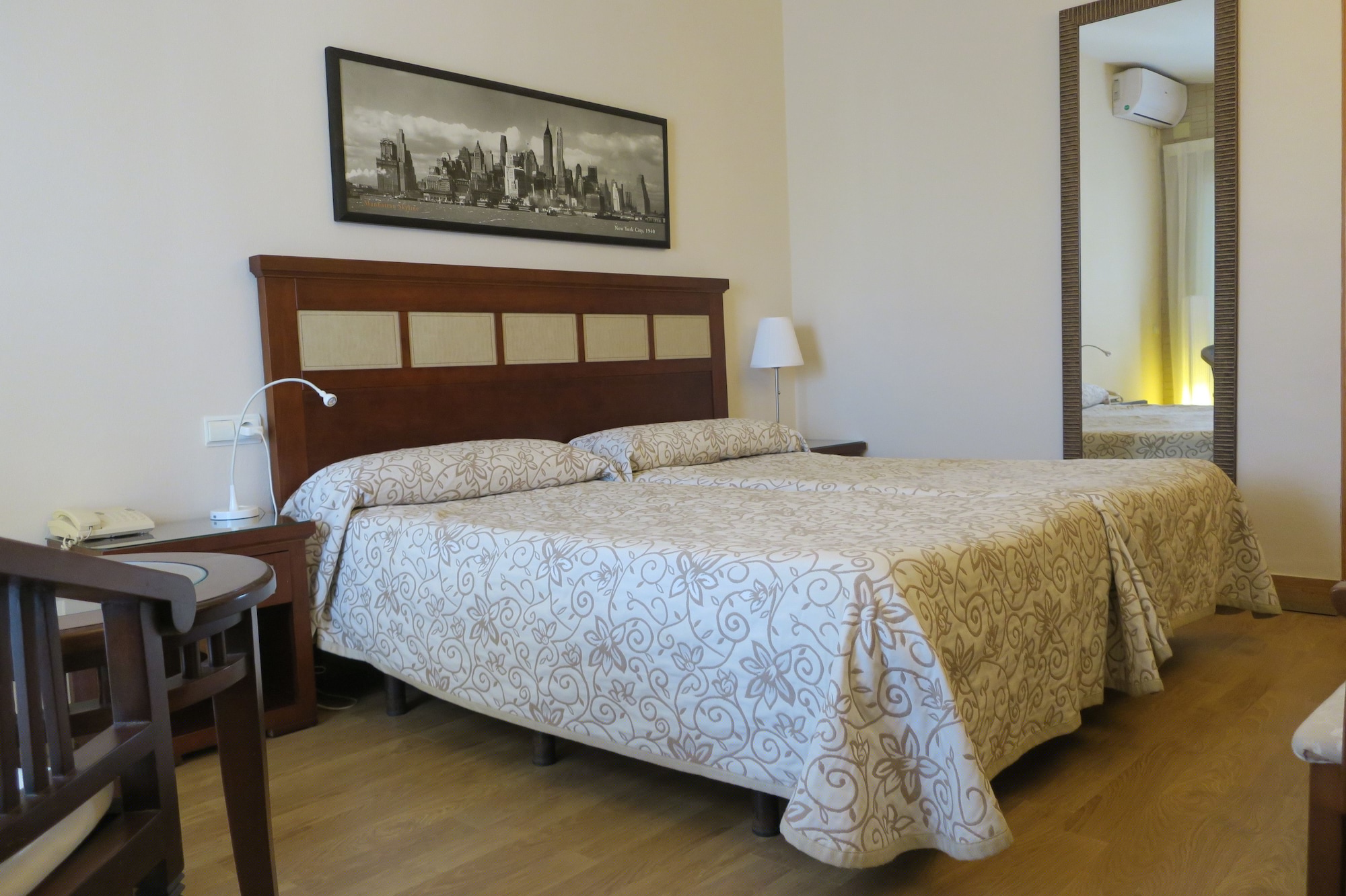 Room, Double Bed