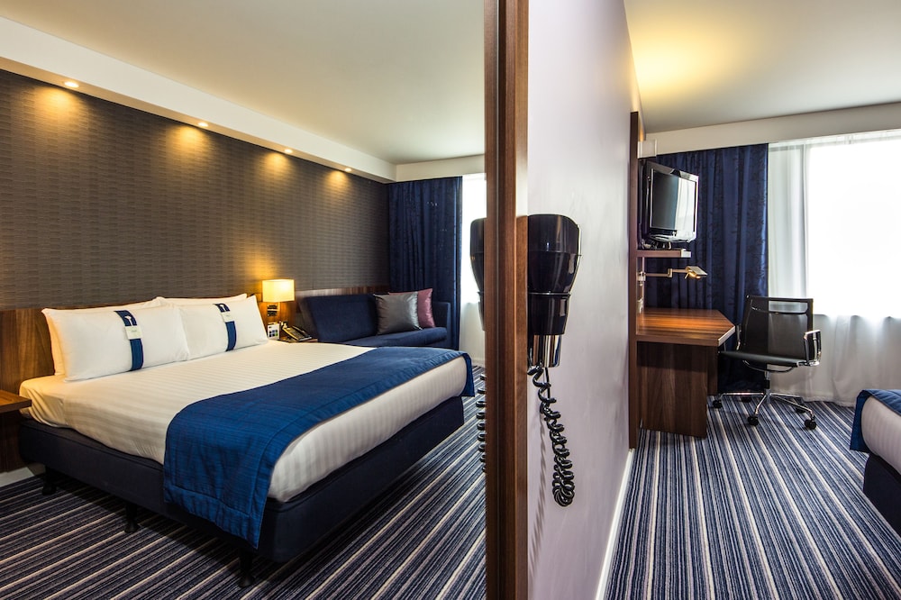 Premier Inn London Fulham 12/69