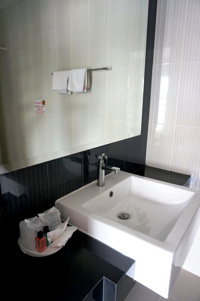 Hub Hua Hin 57 Hotel 15/72