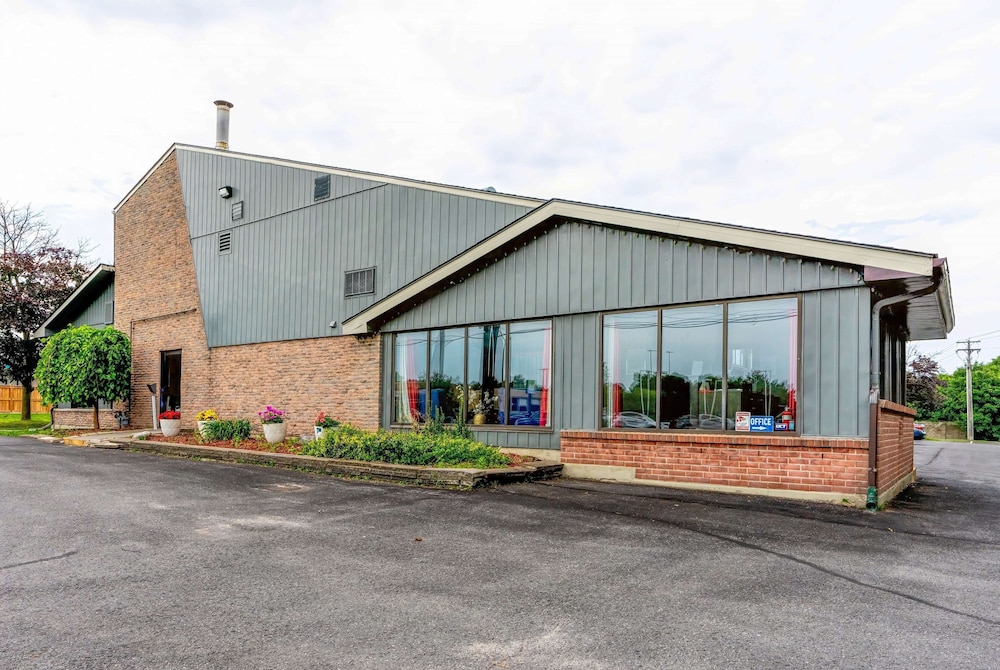 Ramada by Wyndham Kingston 3/50