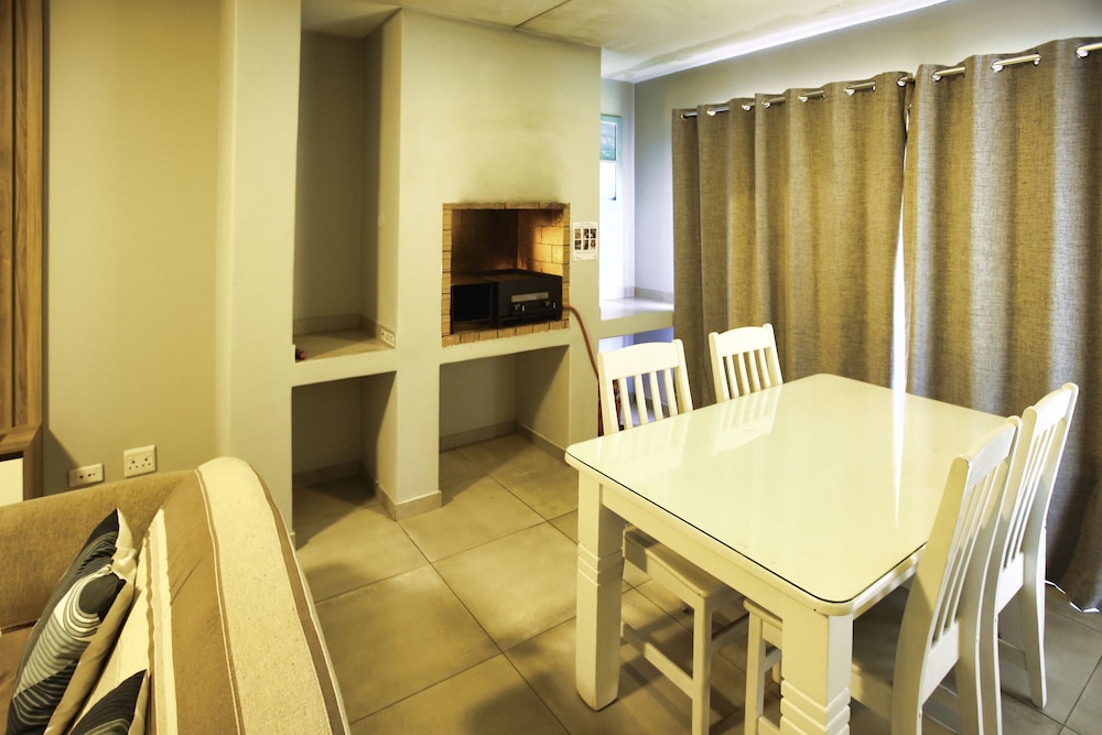 4 Bella Casa Self Catering 30/50