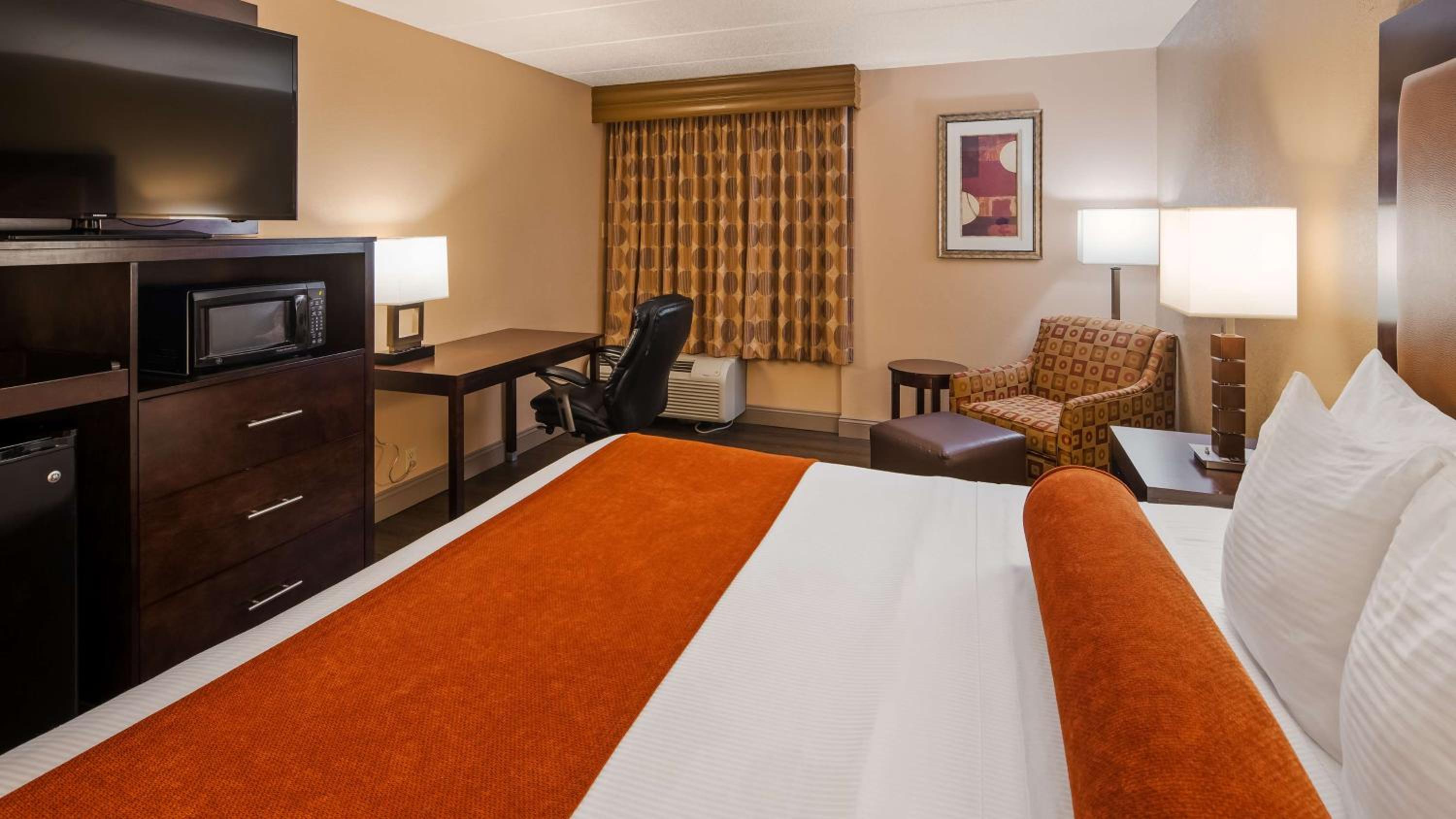 Room, King Bed, Bathtub, Accessible