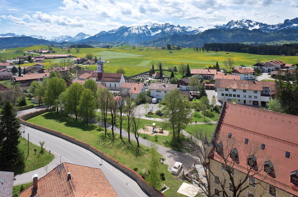 Schloss Zu Hopferau 34/38