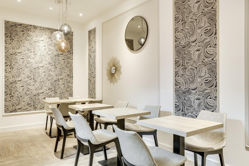 Hotel Courseine 18/23