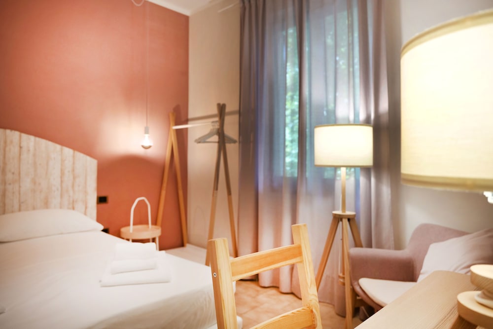 Hotel Riviera 18/35
