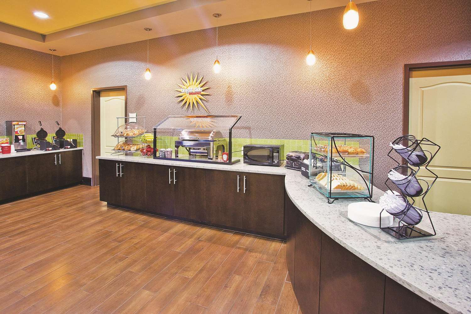 La Quinta Inn & Suites by Wyndham Hinesville - Fort Stewart 9/56