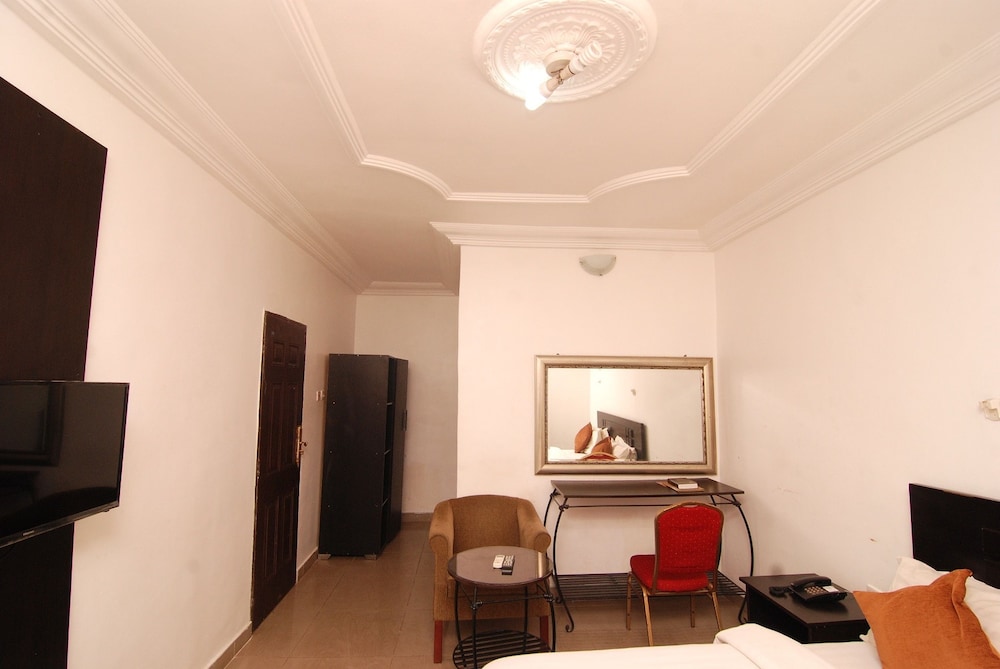 Silverland Hotel And Suites 23/36
