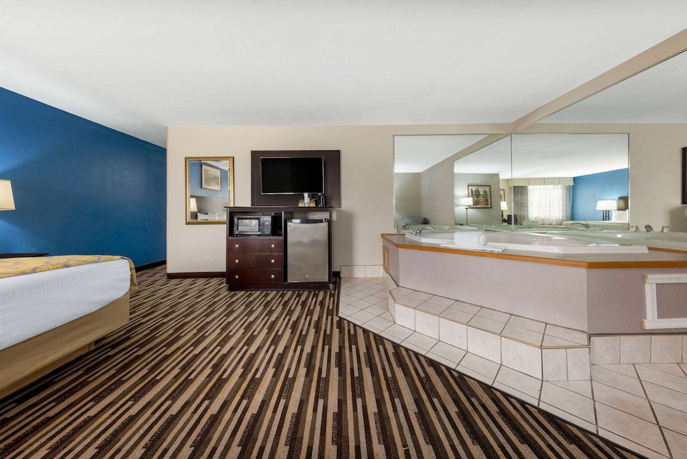 Baymont By Wyndham Springfield South Hwy 65 3/50
