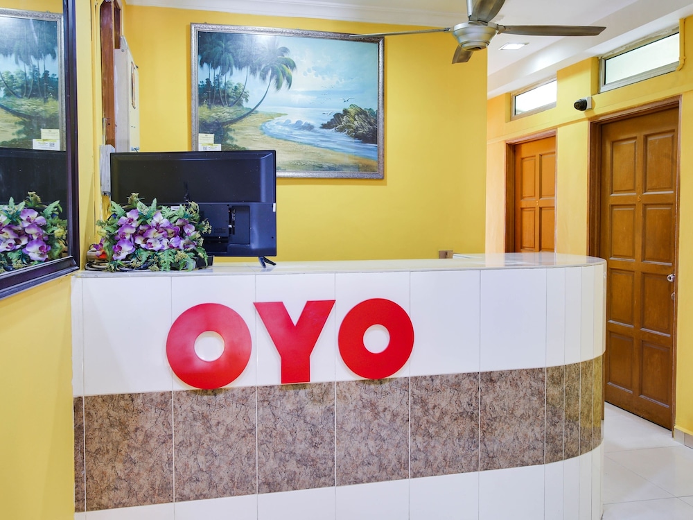OYO 89406 Lucky Budget Hotel 1/21