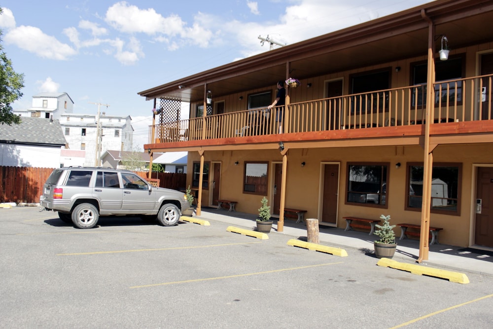 Country Motor Inn 53/64