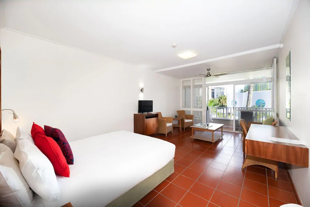Ramada By Wyndham Cairns City Centre 5/50
