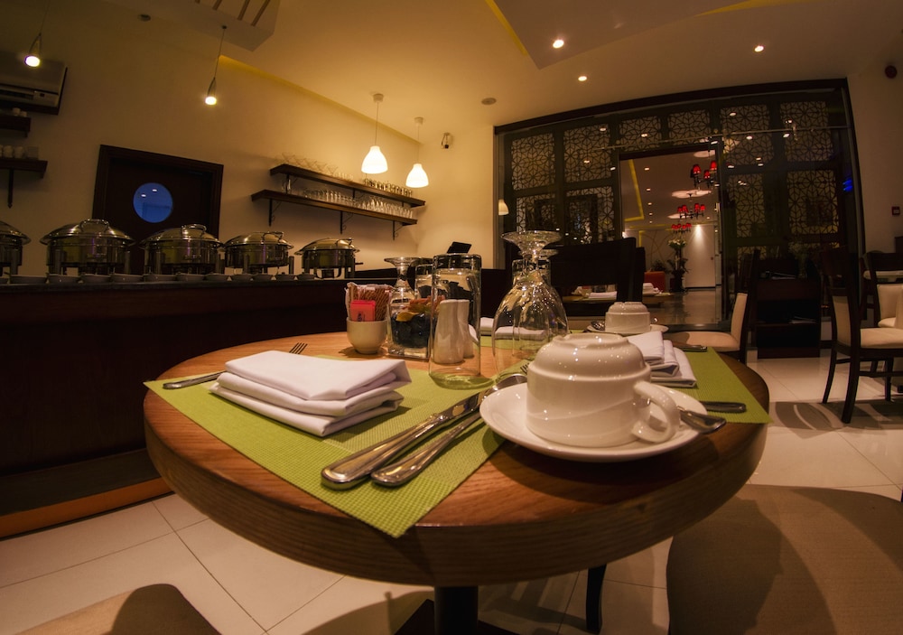 Meneur Hotel 25/29