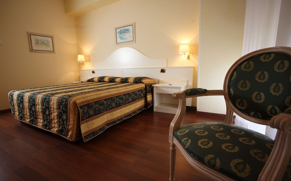Palace Hotel 11/50
