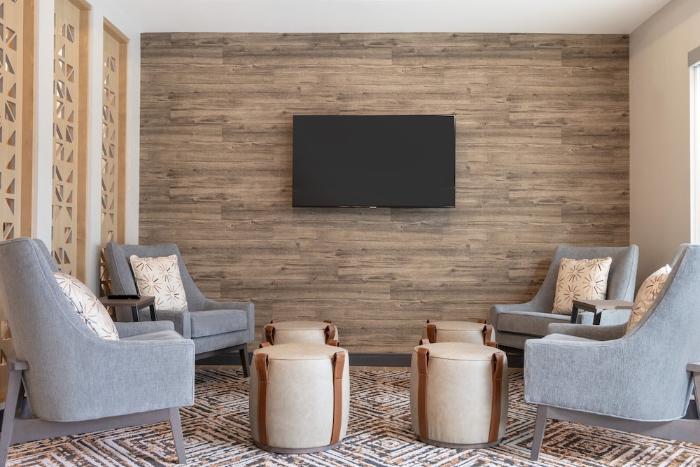 Candlewood Suites Lexington - Medical District 47/52