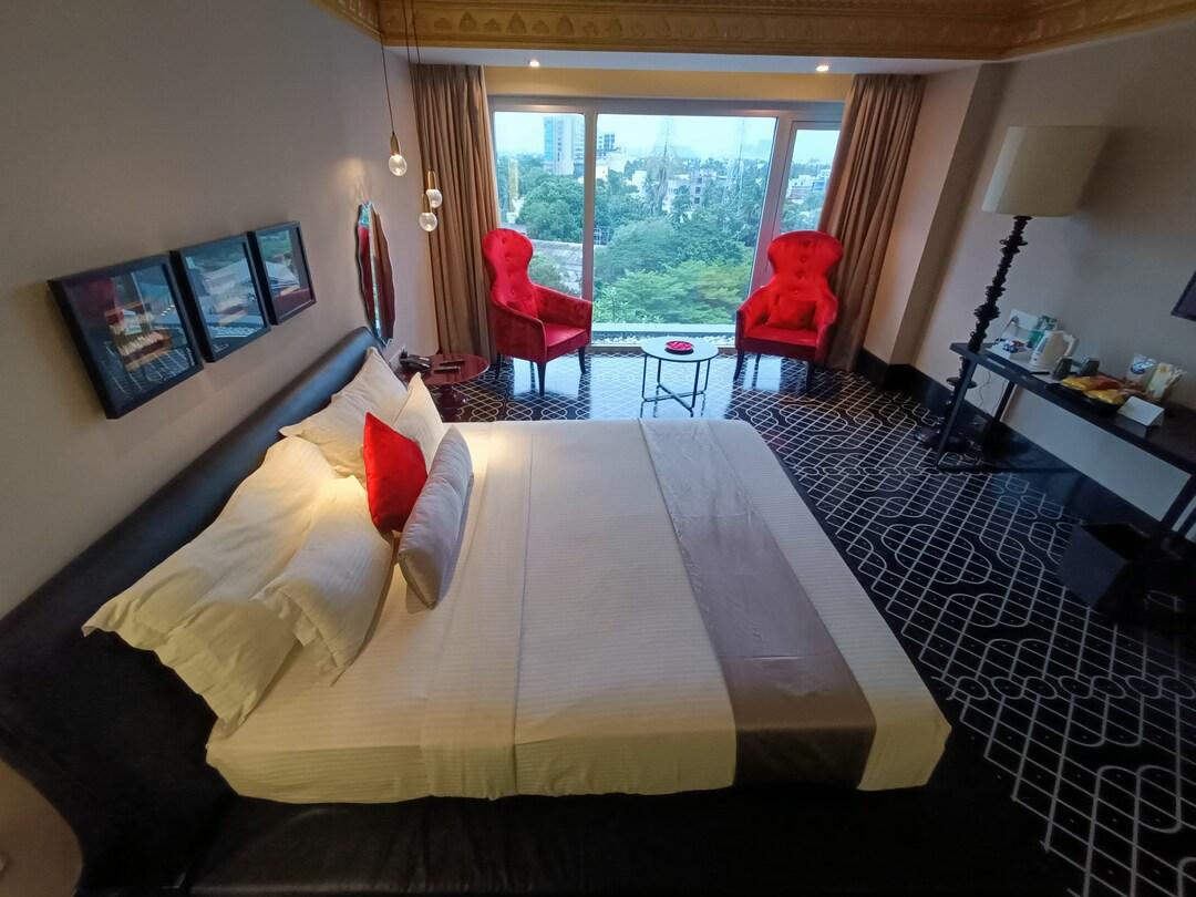 Deluxe, King Bed
