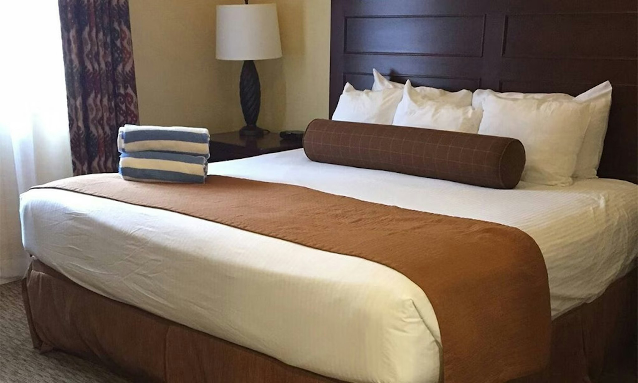 1 BEDROOM, SUITE